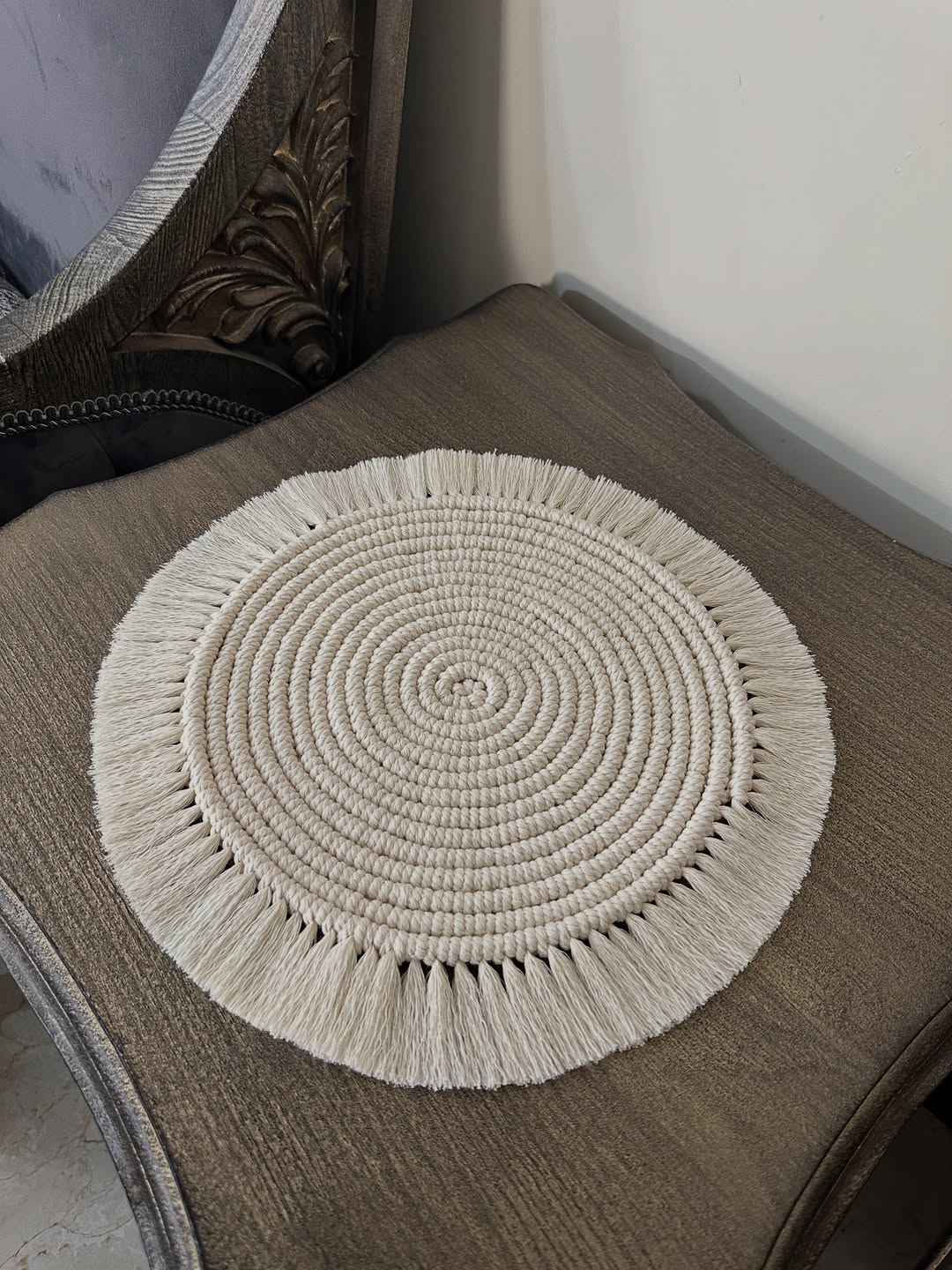 زیربشقابی مکرومه