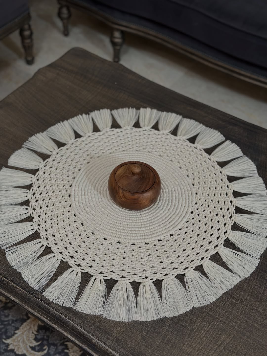 رومیزی مکرومه گرد قطر ۶۰ سانت رنگ شیری